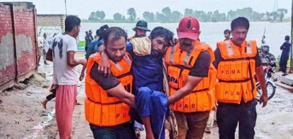 财聚配资 印度泄洪 巴基斯坦转移边境数万人 两国紧张关系再升级