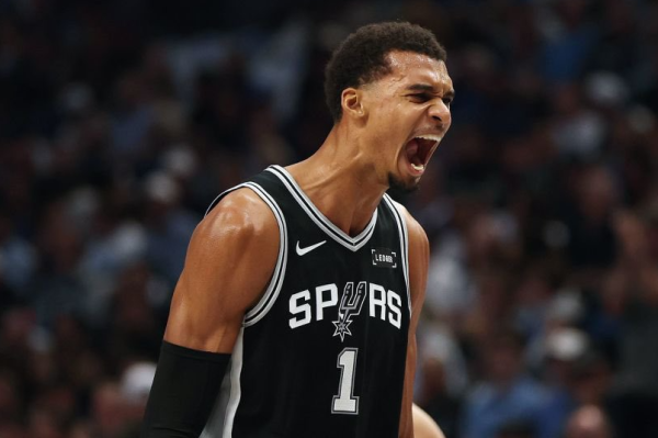 美牛股 豪取4连胜! 文班8中7轰24+15: 统治攻防剑指MVP+DPOY